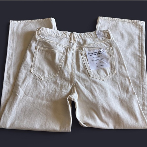 Good American NWT off-white Straight Leg Jeans - Picture 2 of 3